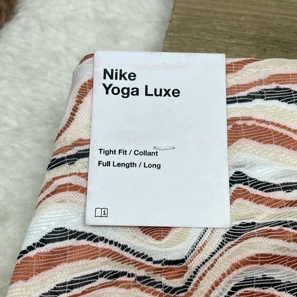 SOLD Nike NWT Yoga Luxe Fit & Flare Full Length Tight Fit Pants White Rust - Picture 10 of 10